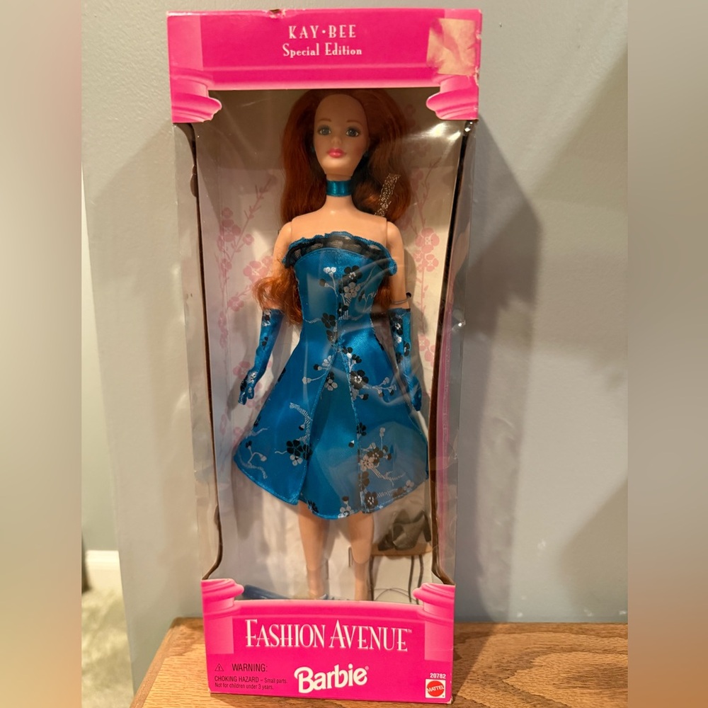 Barbie Fashion Avenue Kay-Bee Special Edition 1998 Mattel